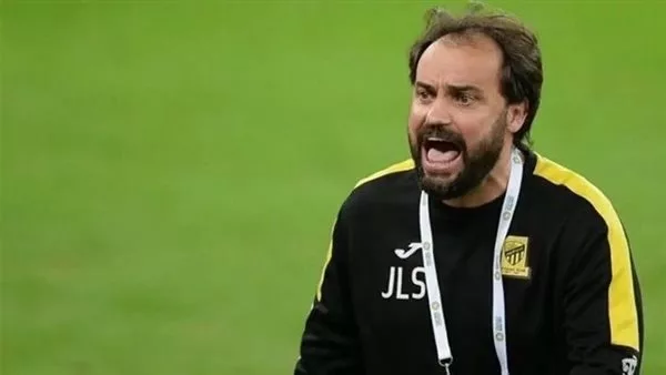 مدرب الاتحاد خرج من الباب ليعود من النافذة لدوري روشن 