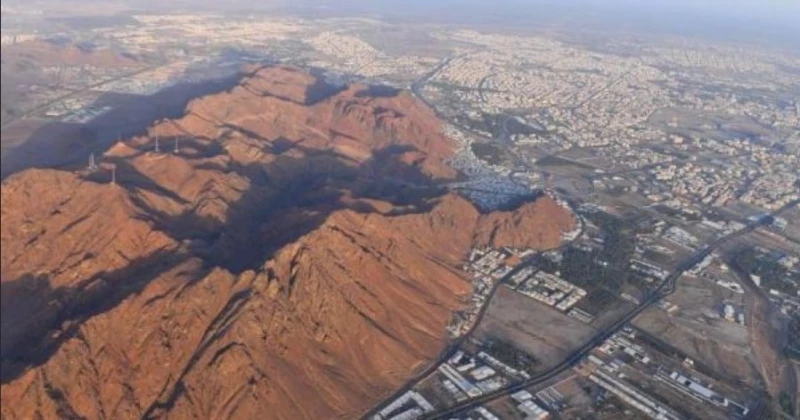 جبل احد في المدينة المنورة 