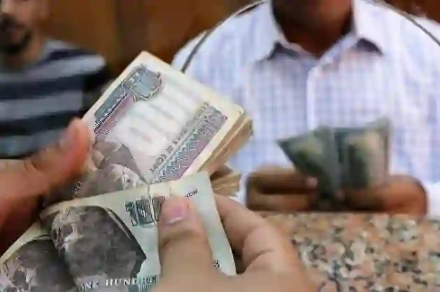 تعويم جديد في مصر وهذا سعر الجنيه الجديد 