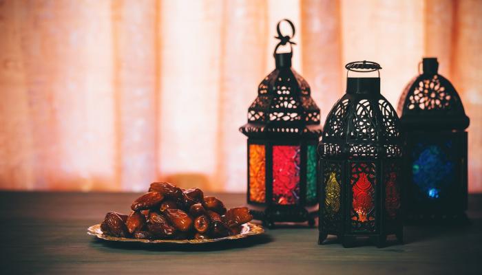 كيف أرد على تهنئة رمضان كريم بالعربي والانجليزي؟